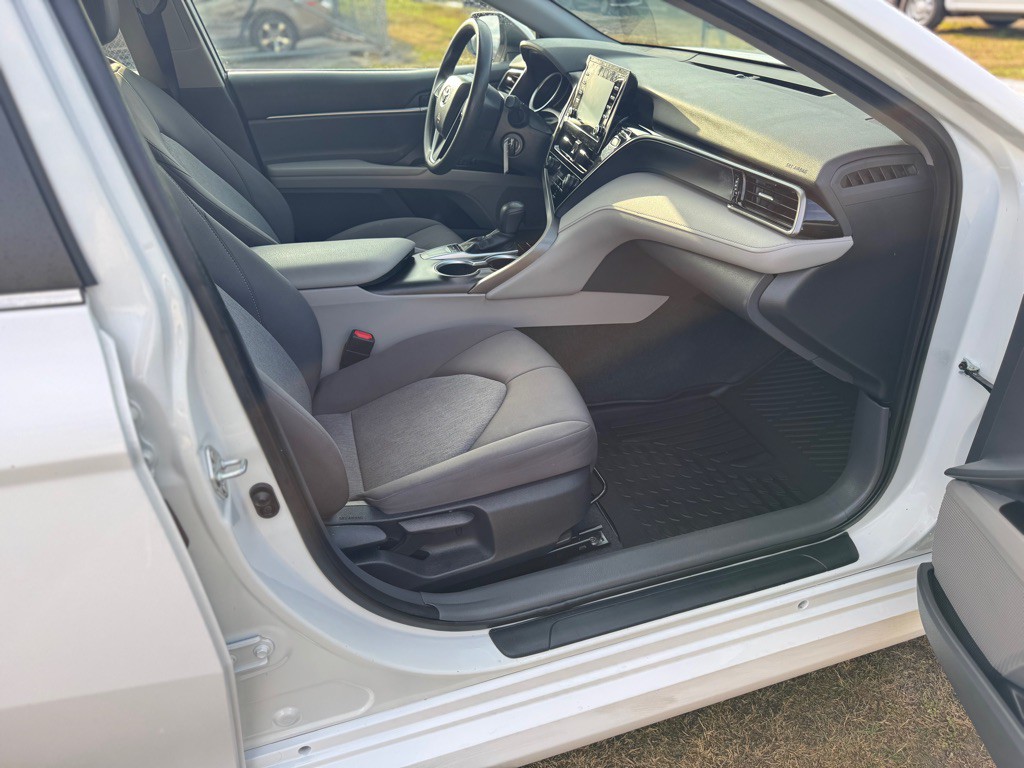 2022 Toyota Camry Image 9