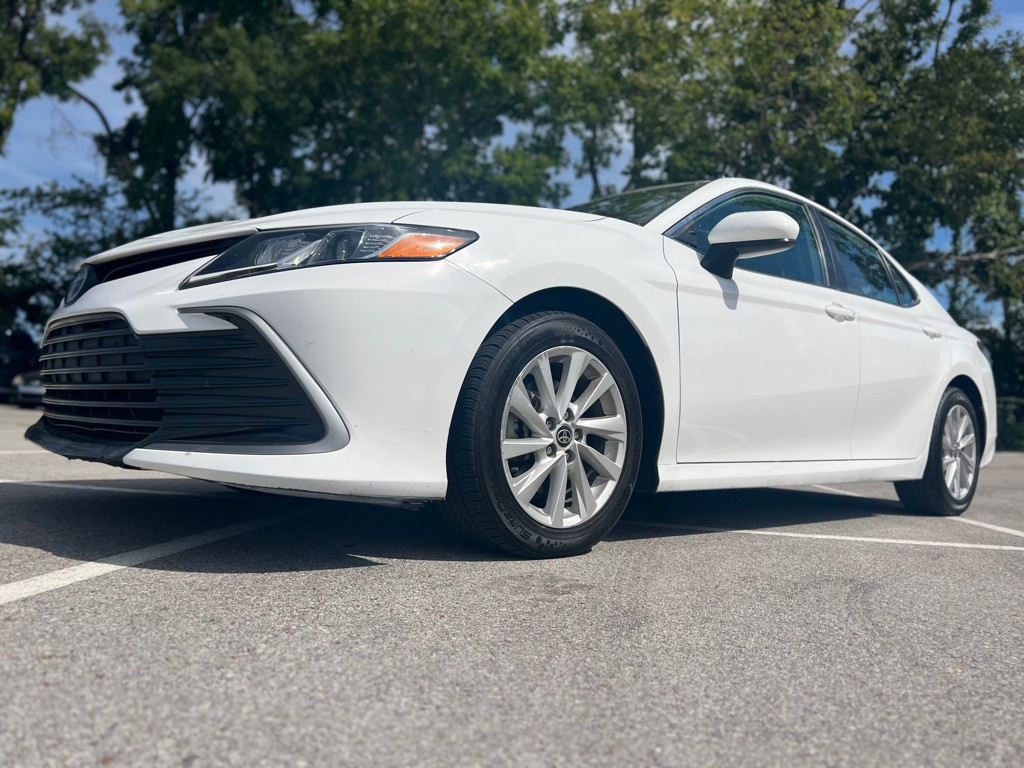 2022 Toyota Camry Image 1