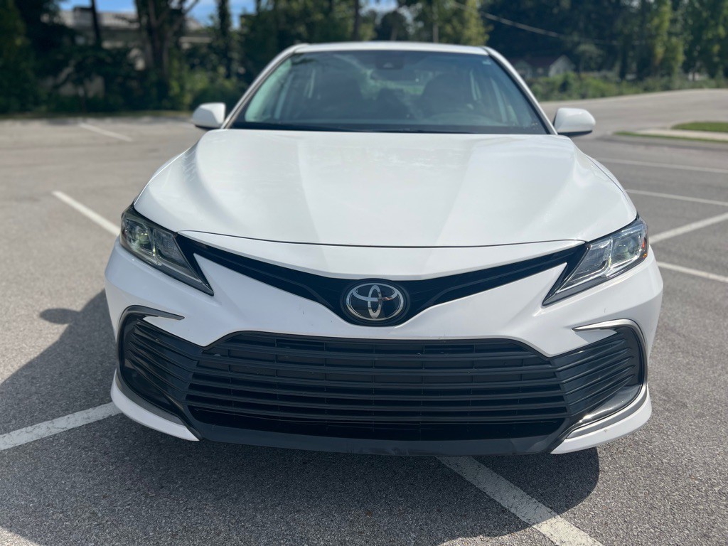 2022 Toyota Camry Image 2