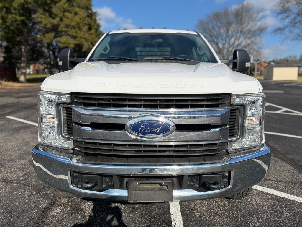 2019 Ford F-350 Image 2