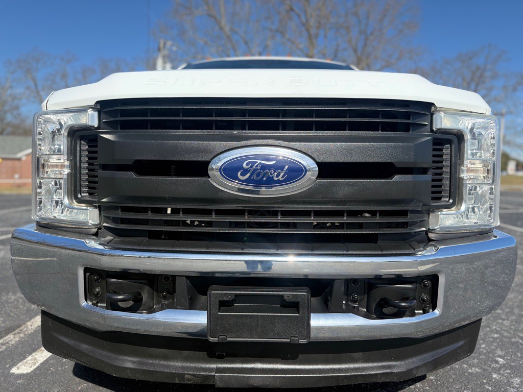 2018 Ford F-350 Image 2