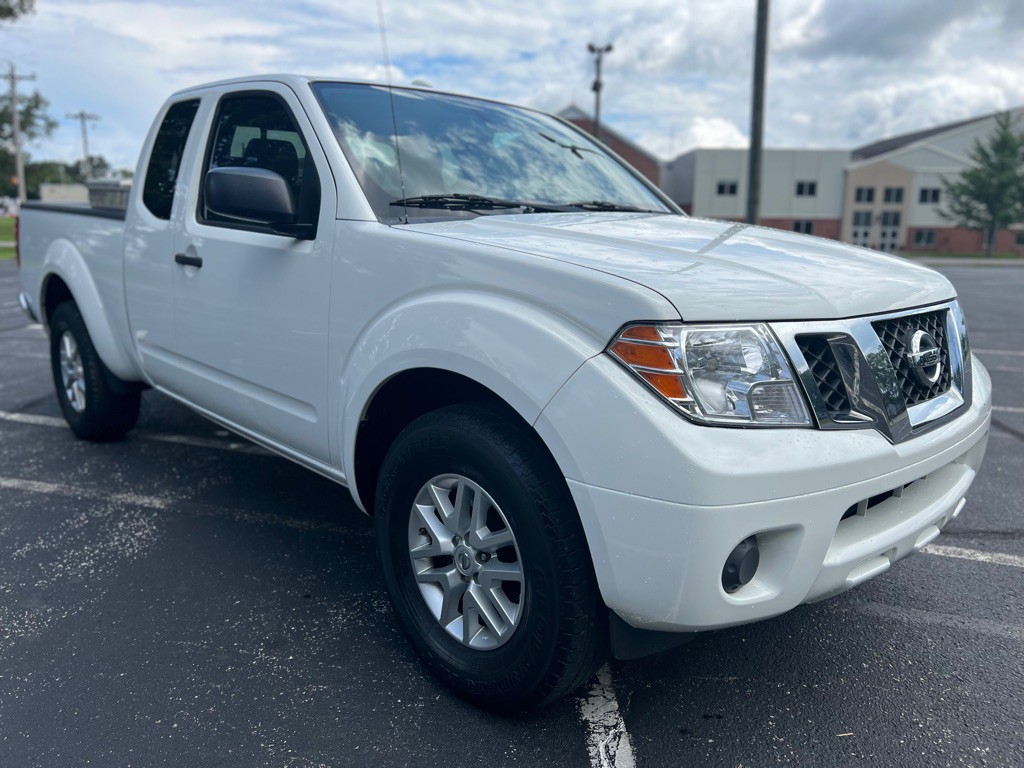 2015 Nissan Frontier Image 3