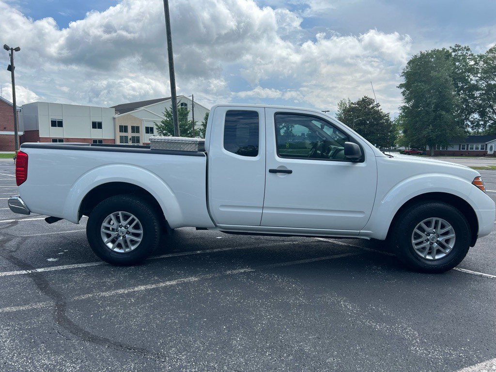 2015 Nissan Frontier Image 4