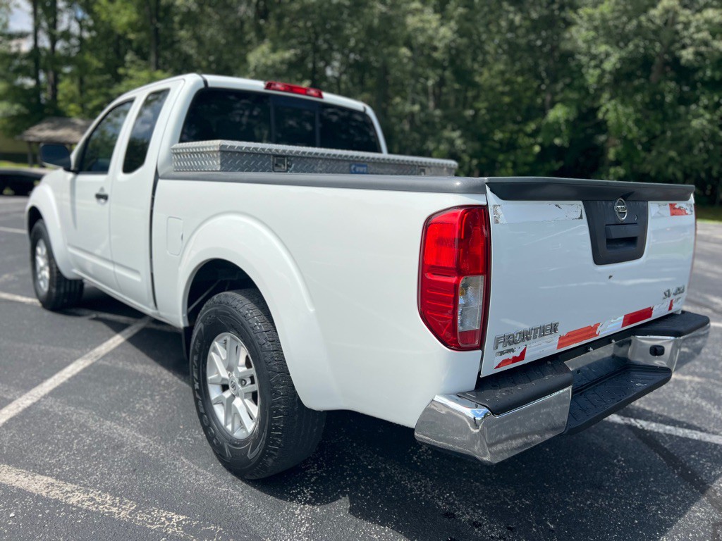 2015 Nissan Frontier Image 10