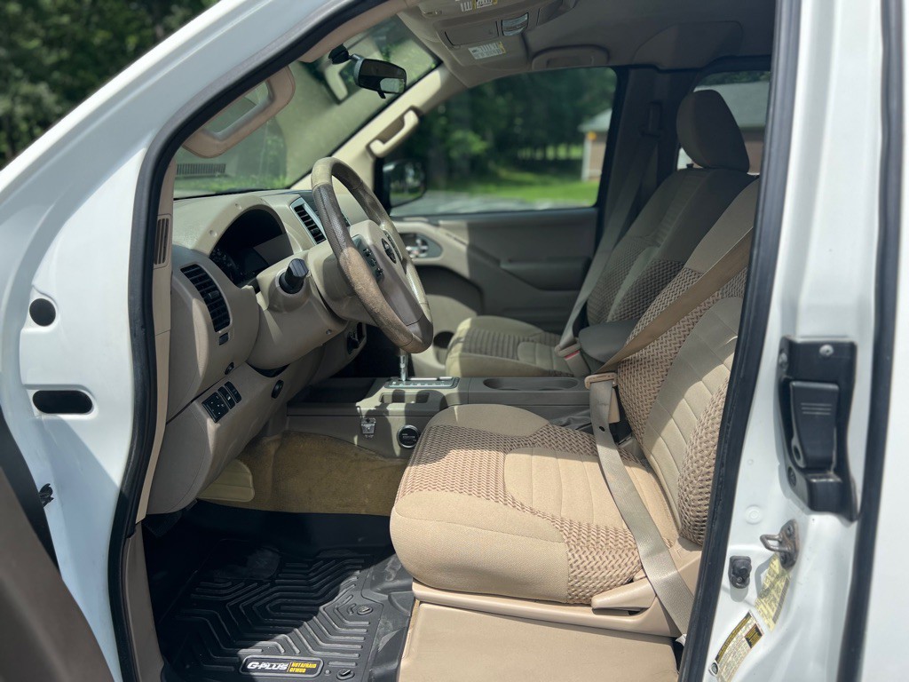 2015 Nissan Frontier Image 15