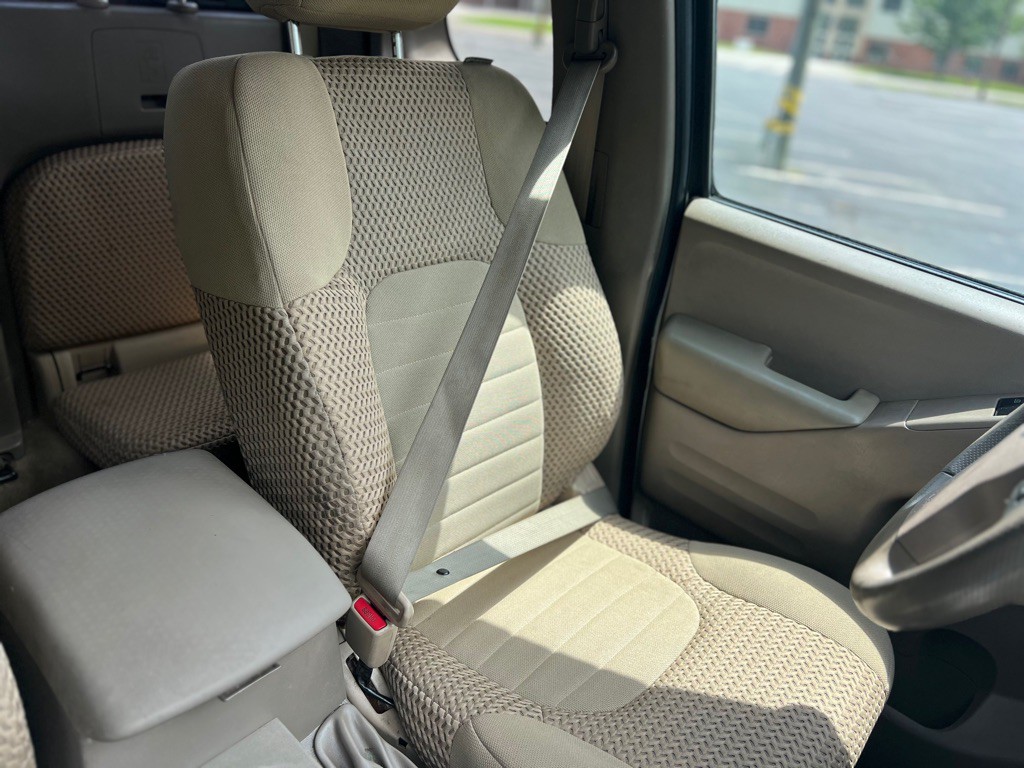 2015 Nissan Frontier Image 29