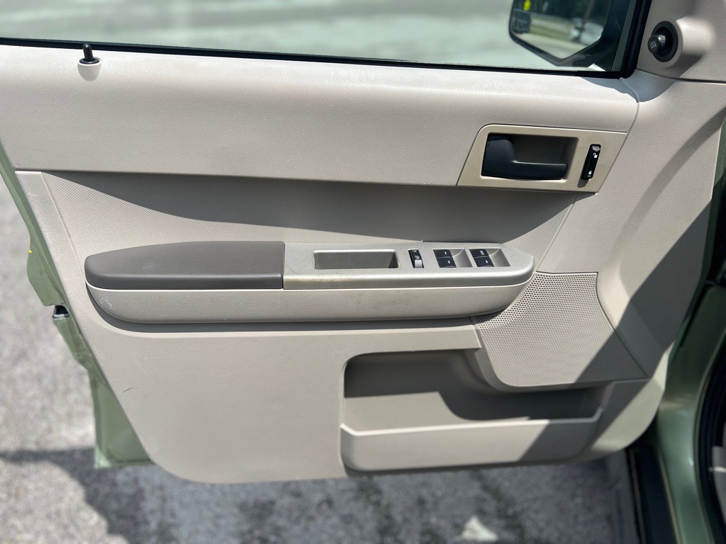 2008 Ford Escape Image 13