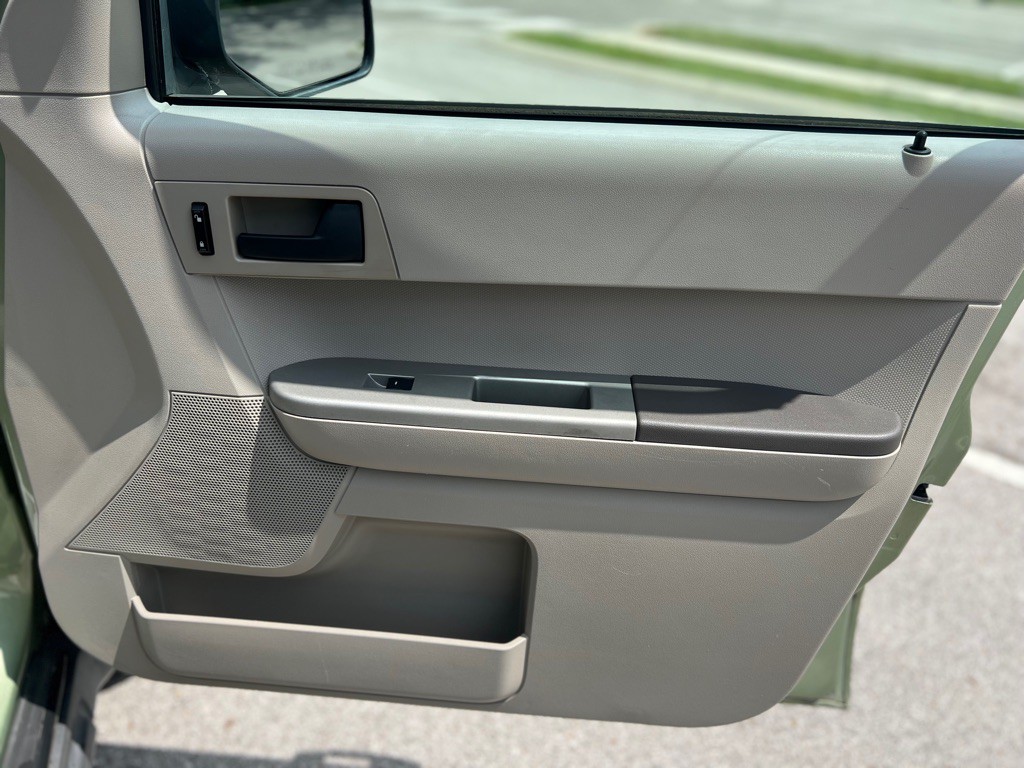 2008 Ford Escape Image 25