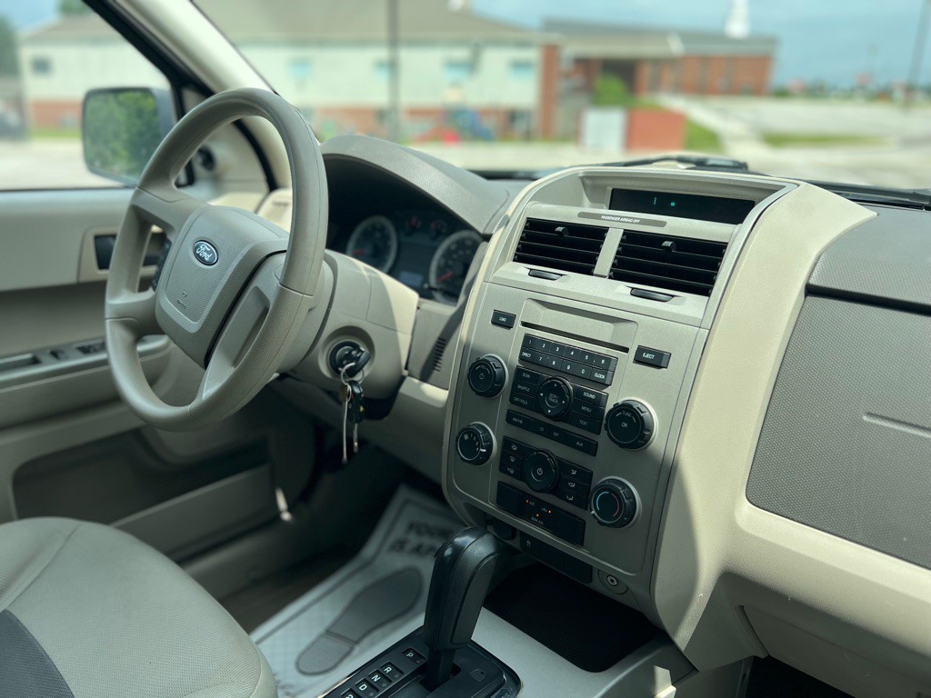 2008 Ford Escape Image 30