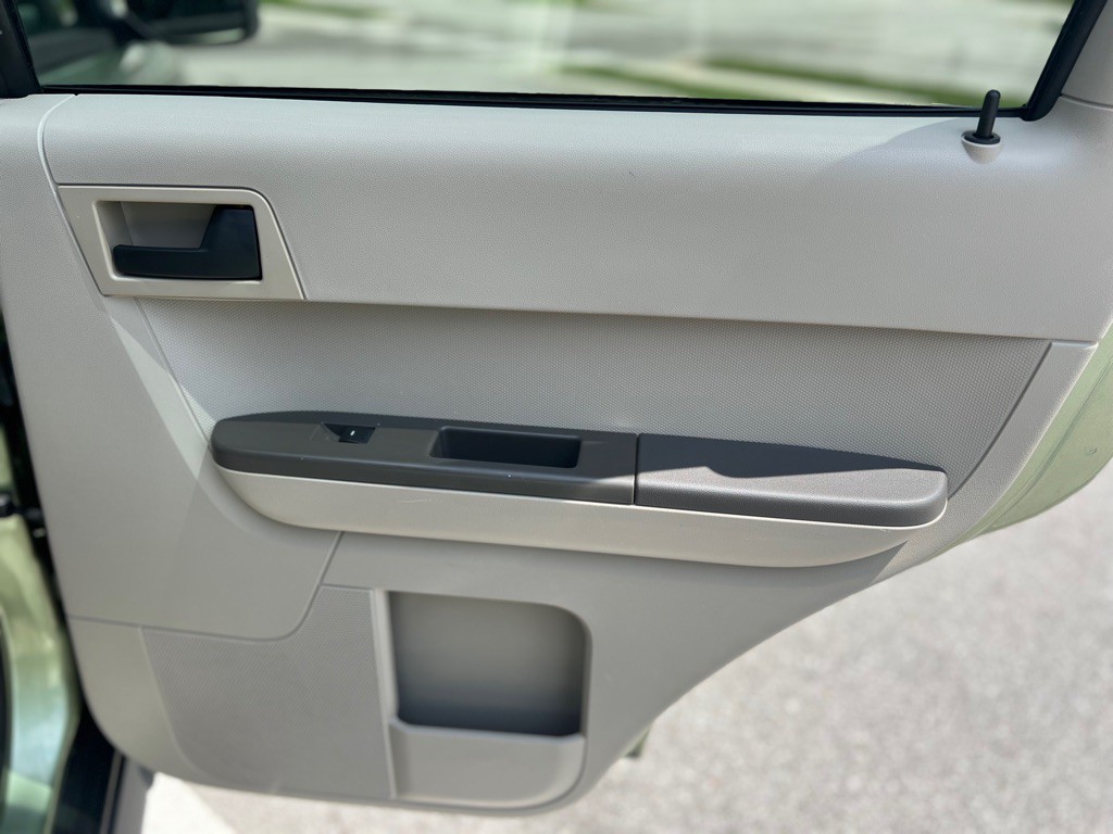 2008 Ford Escape Image 35