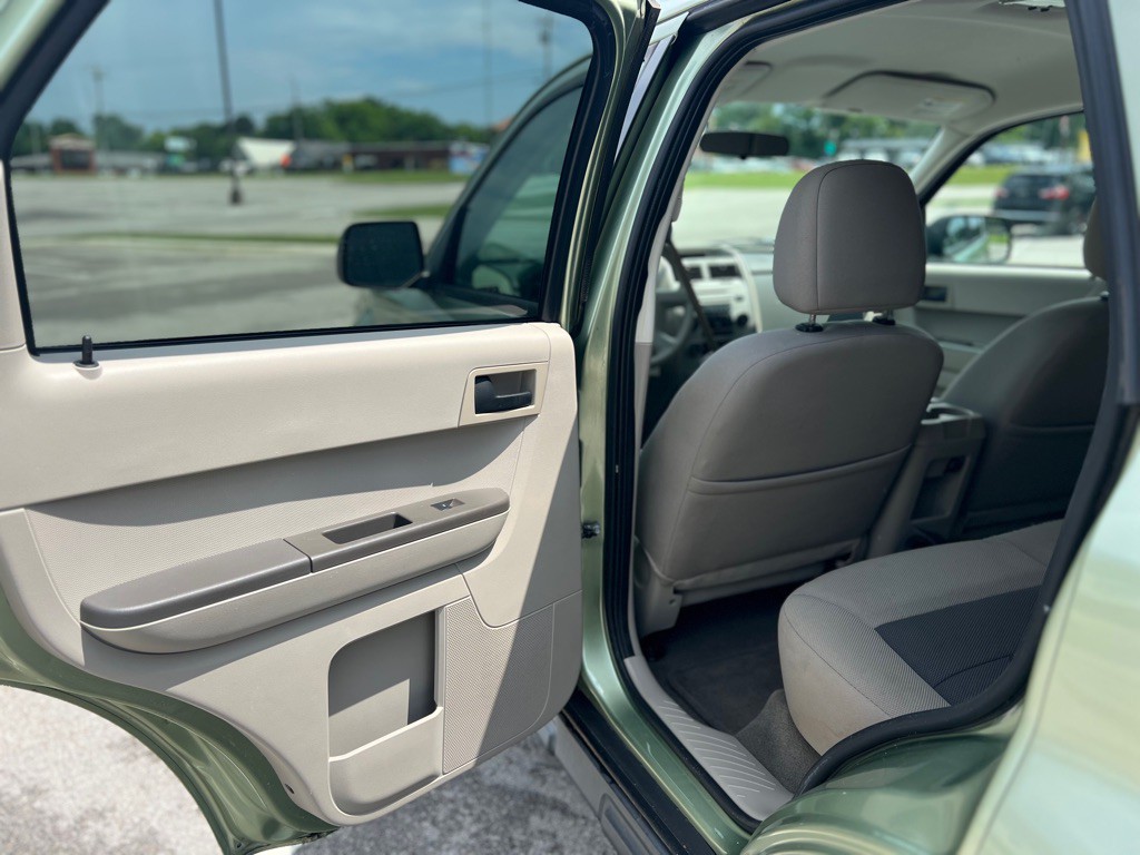 2008 Ford Escape Image 40