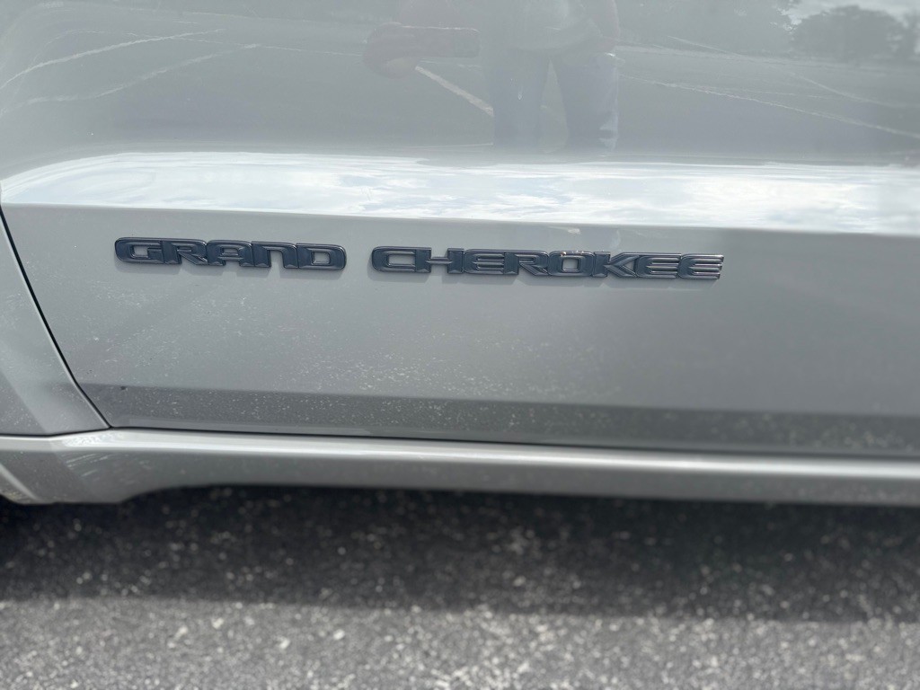 2020 Jeep Grand Cherokee Image 7