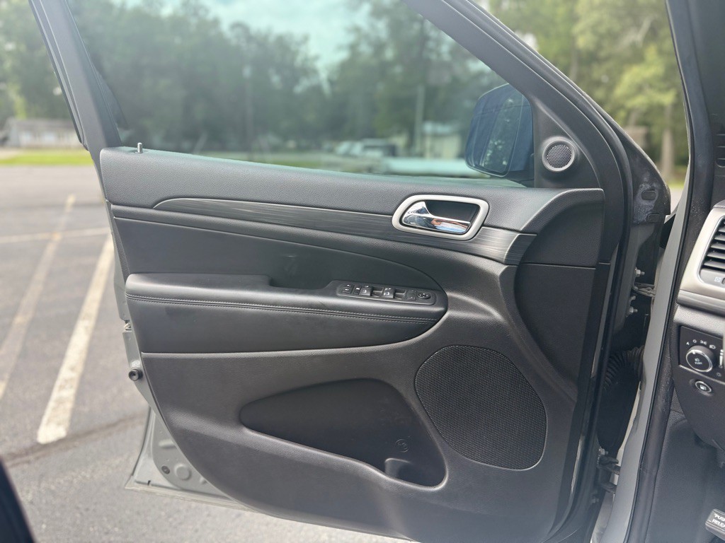 2020 Jeep Grand Cherokee Image 9