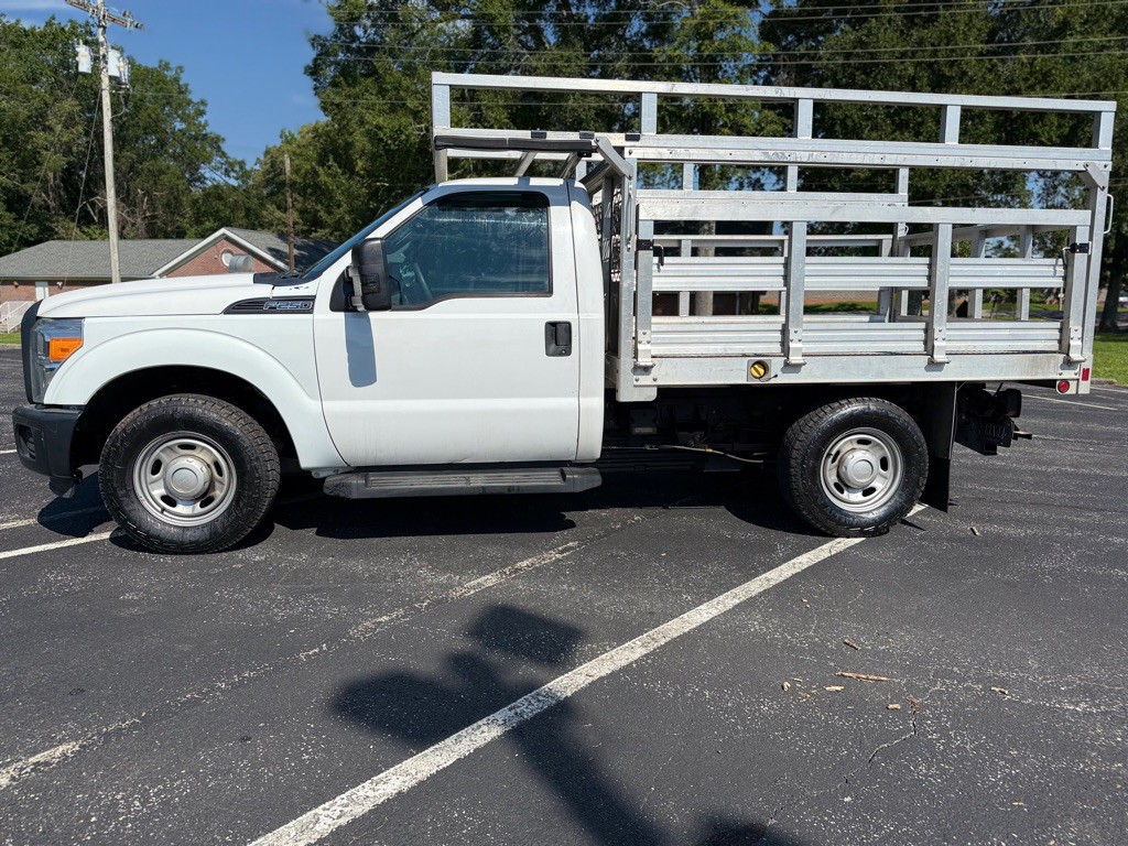 2013 Ford F-250 Image 2