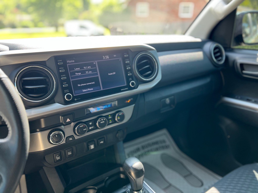 2022 Toyota Tacoma Image 18