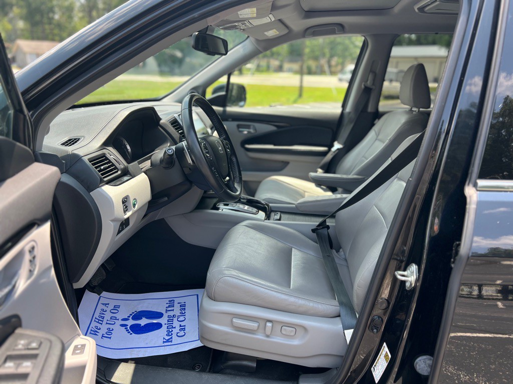2017 Honda Pilot Image 17