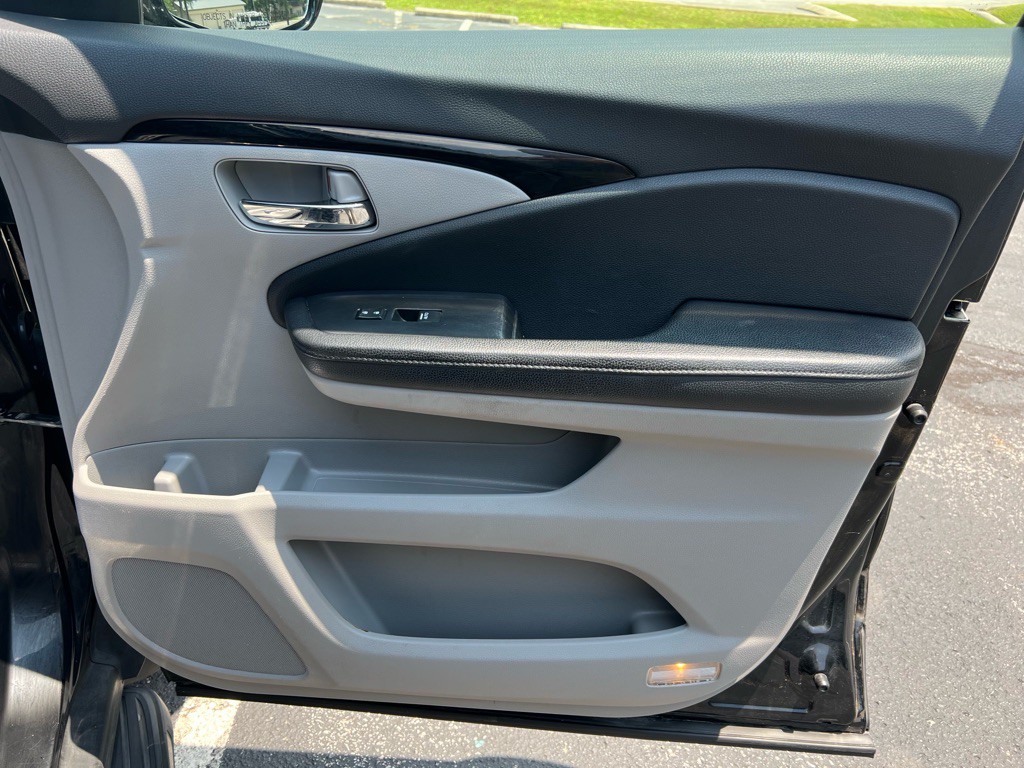 2017 Honda Pilot Image 25