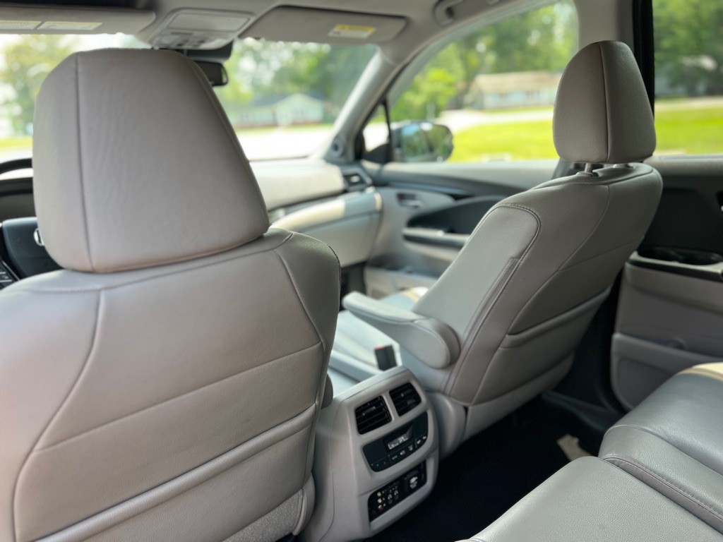 2017 Honda Pilot Image 36