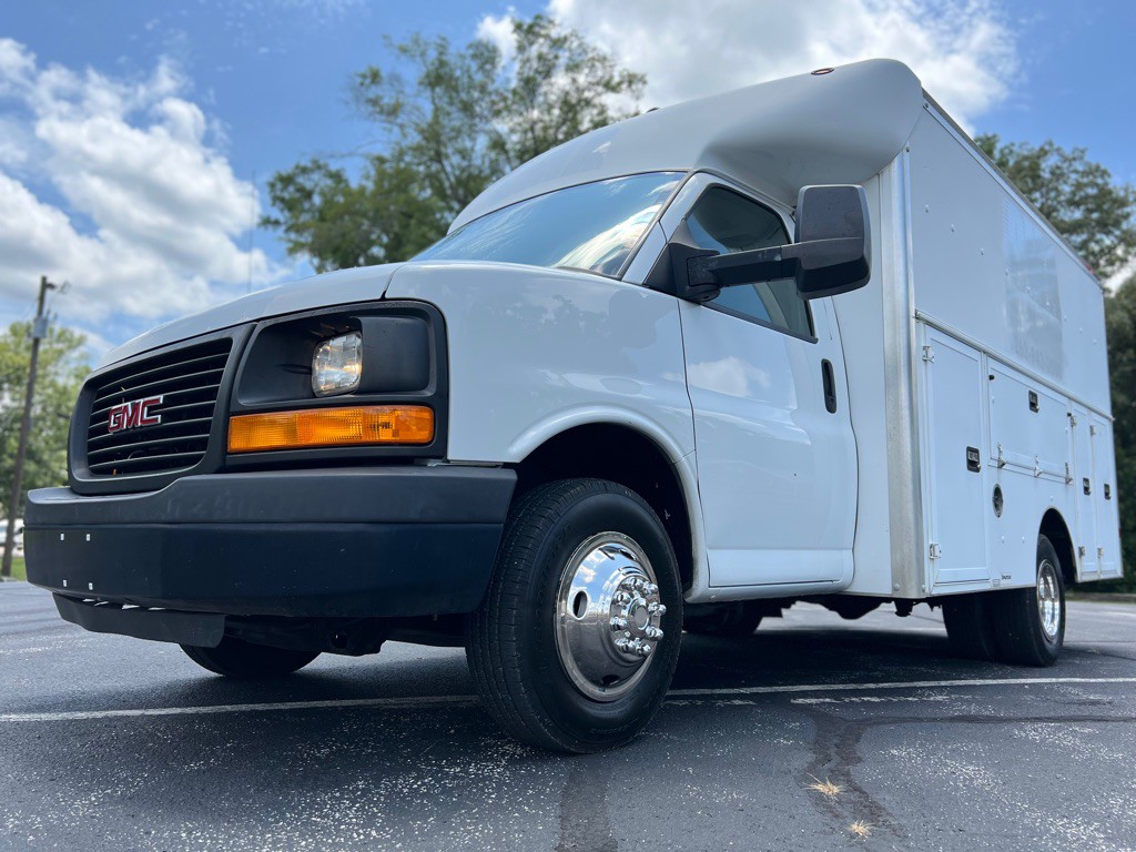 2013 GMC Savana Image 1