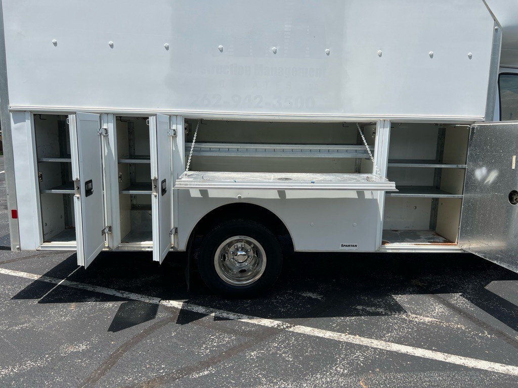 2013 GMC Savana Image 6