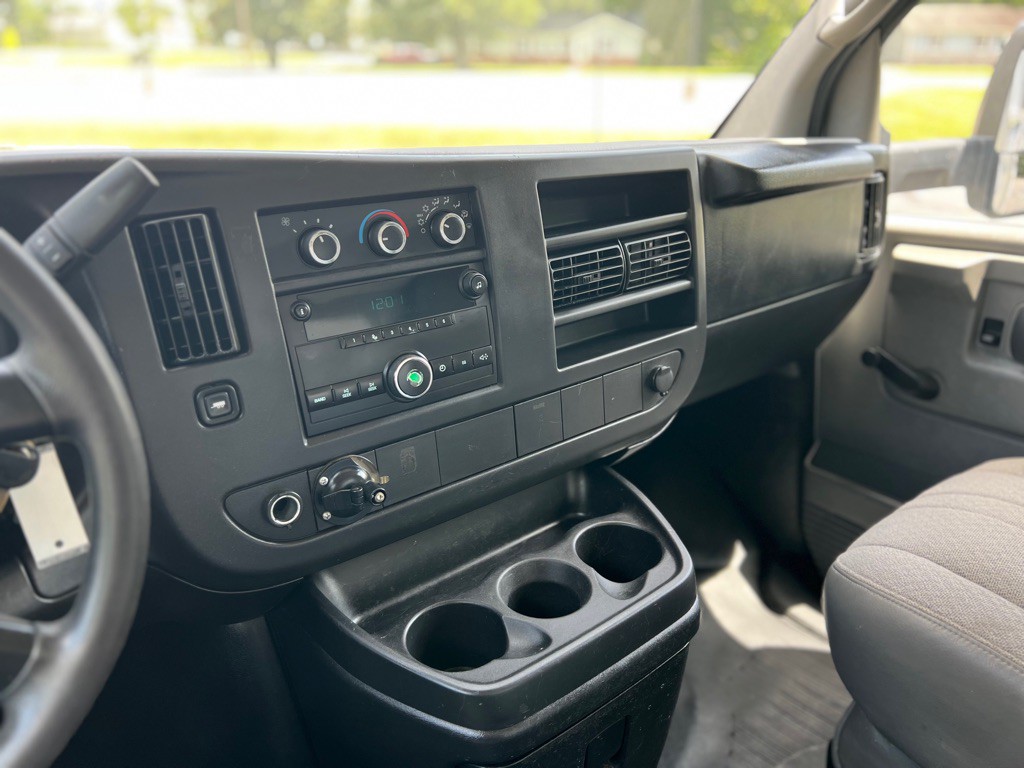 2013 GMC Savana Image 29