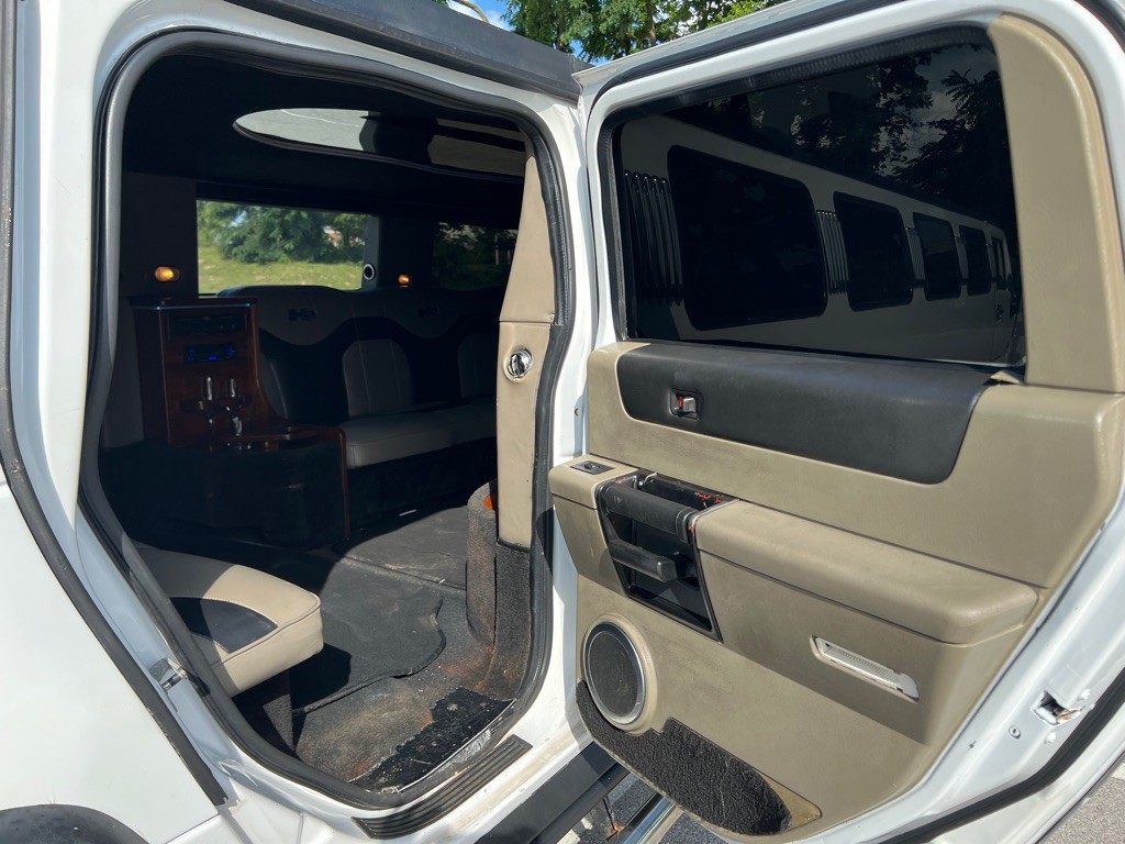 2003 HUMMER H2 Image 6