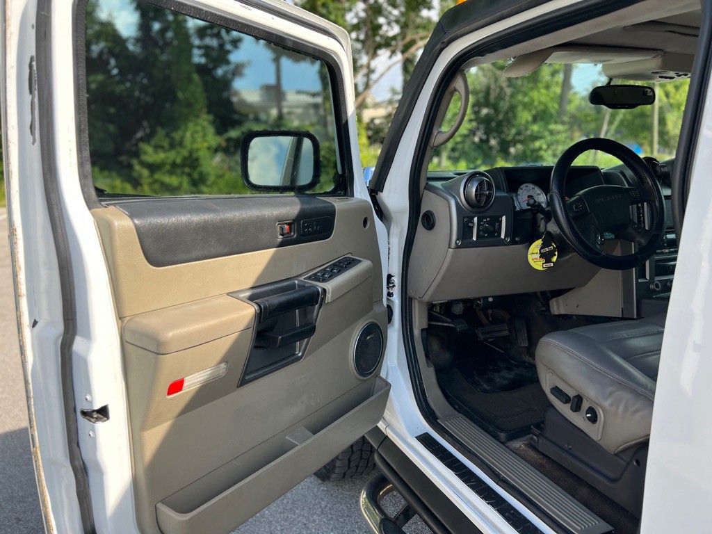 2003 HUMMER H2 Image 17