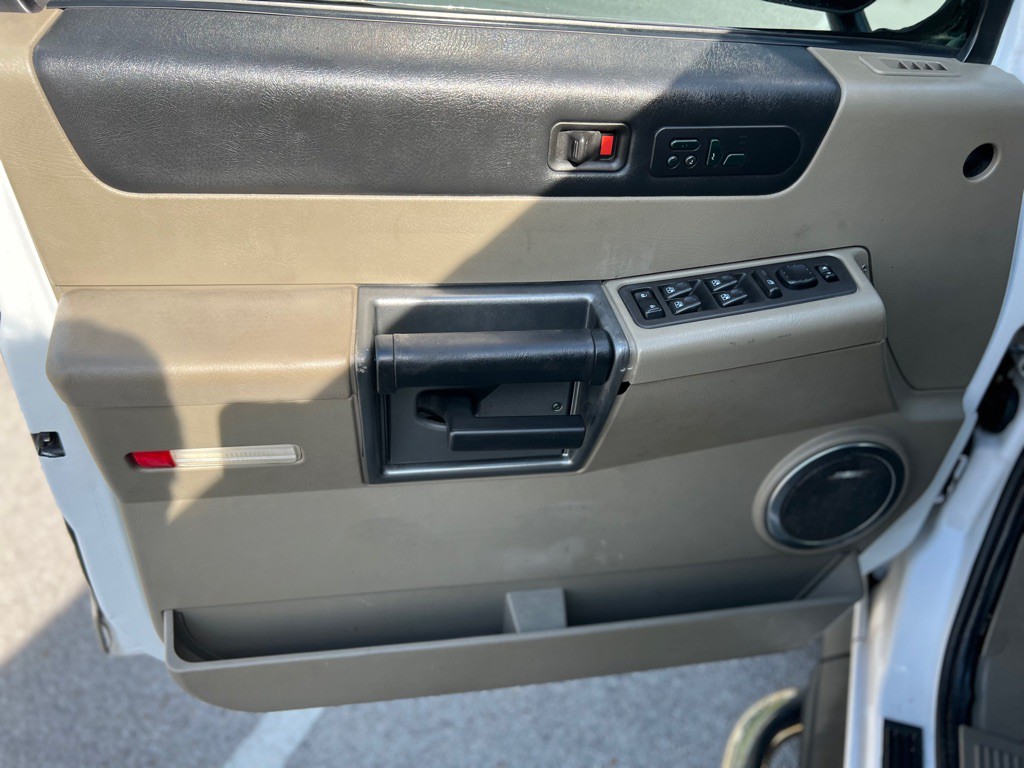 2003 HUMMER H2 Image 18