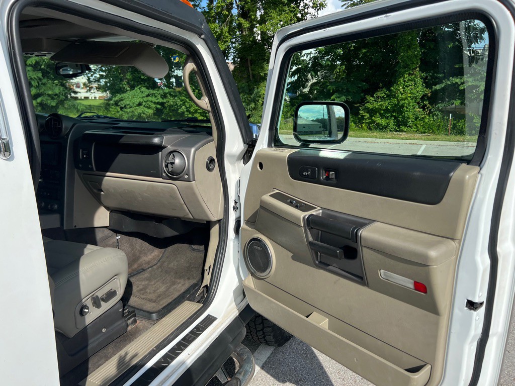 2003 HUMMER H2 Image 23