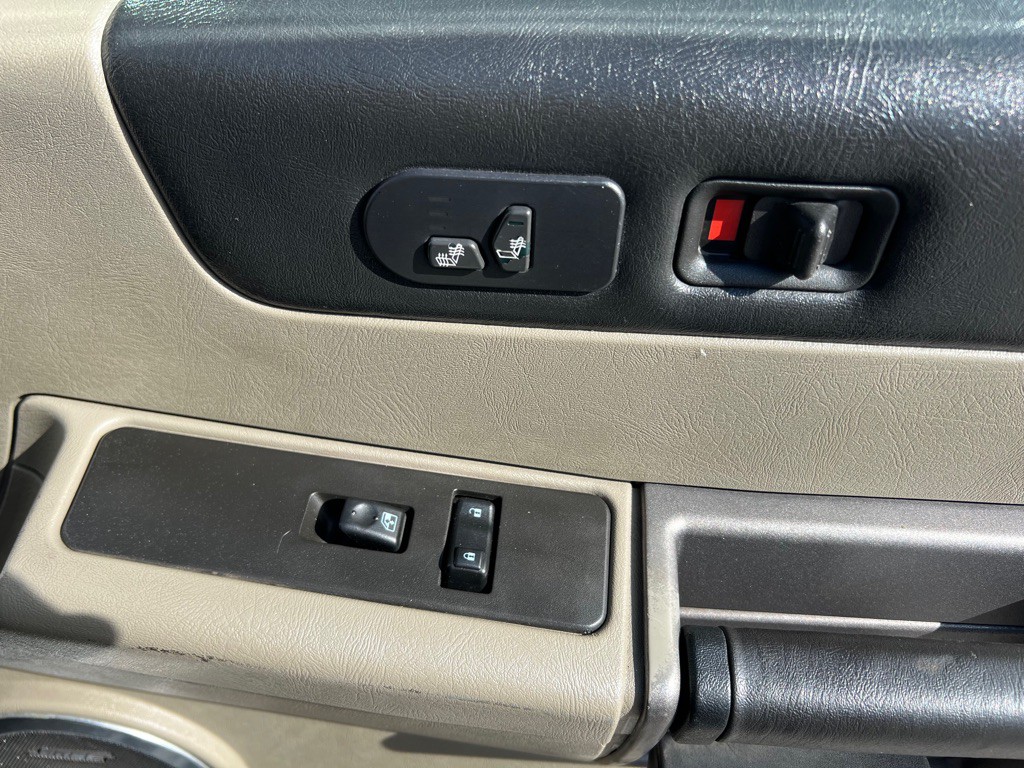 2003 HUMMER H2 Image 24