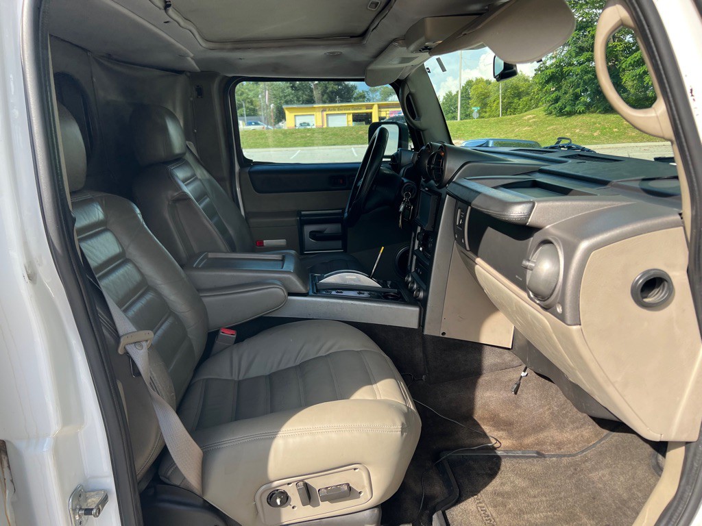 2003 HUMMER H2 Image 25