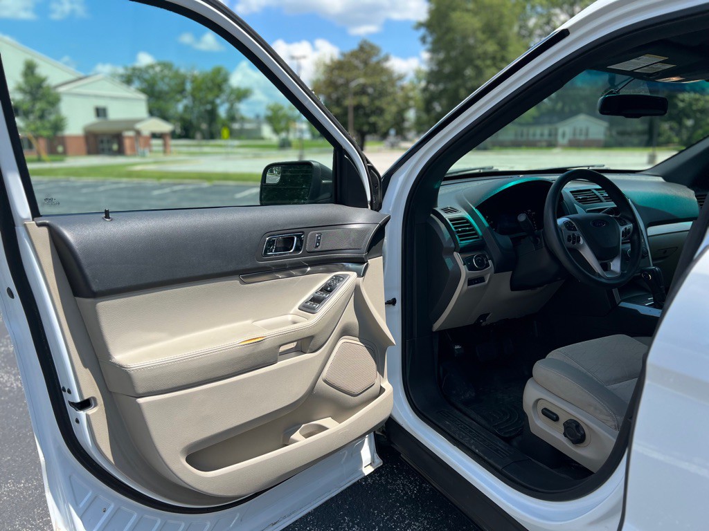 2014 Ford Explorer Image 12