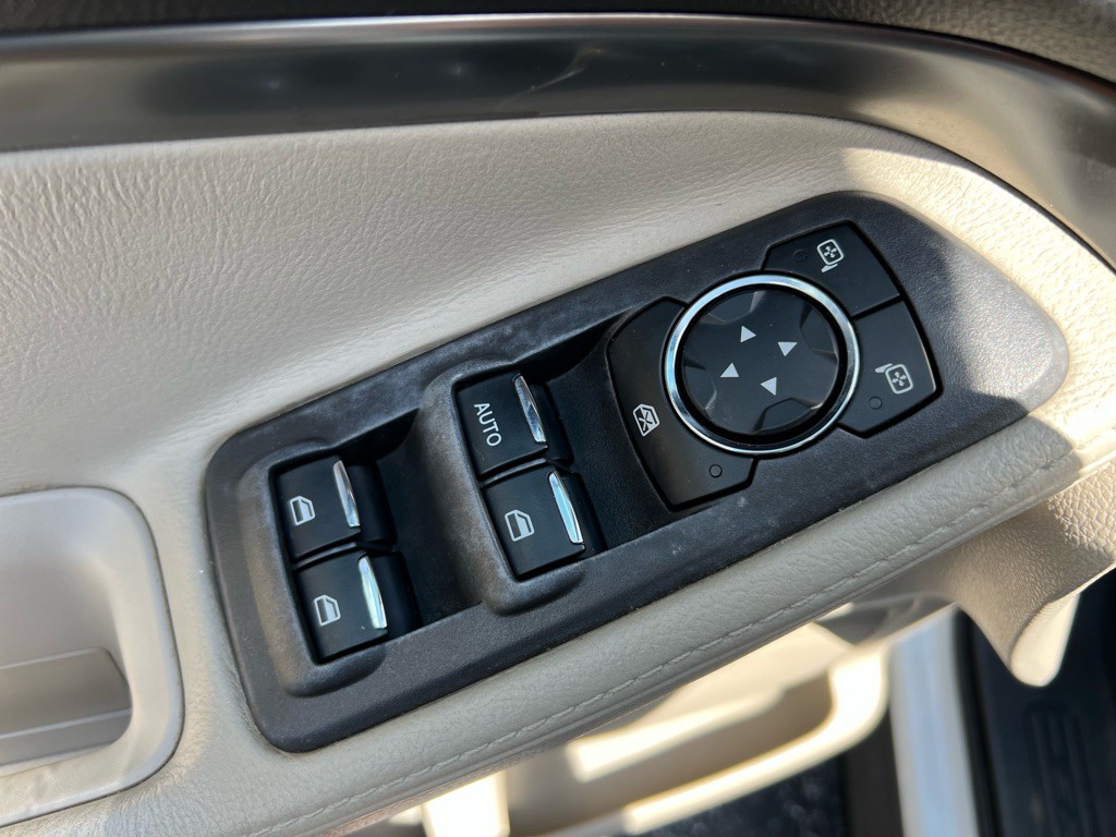 2014 Ford Explorer Image 15