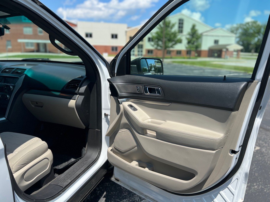 2014 Ford Explorer Image 24