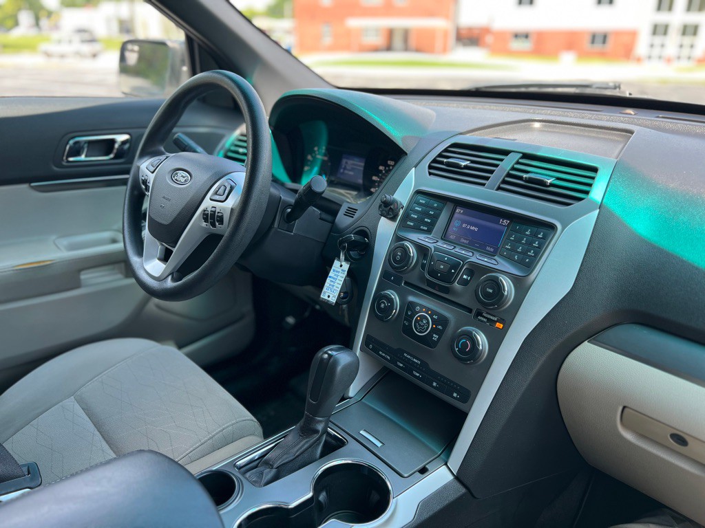 2014 Ford Explorer Image 30