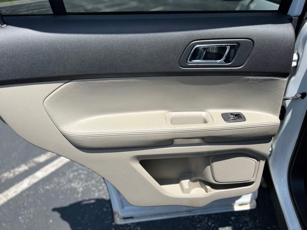 2014 Ford Explorer Image 34