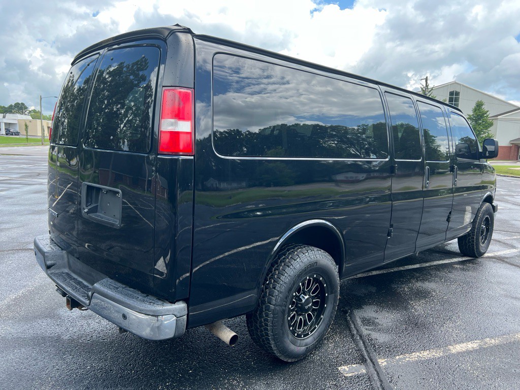 2017 Chevrolet Express Image 13