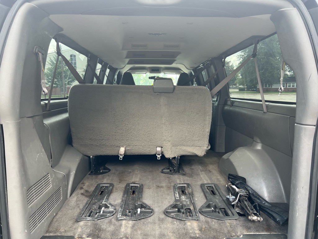 2017 Chevrolet Express Image 16