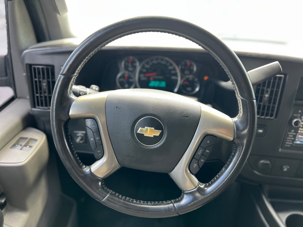 2017 Chevrolet Express Image 21