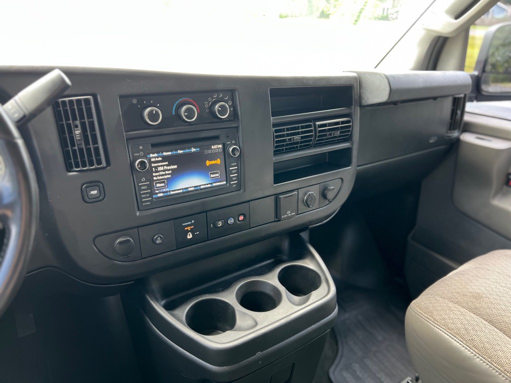 2017 Chevrolet Express Image 23