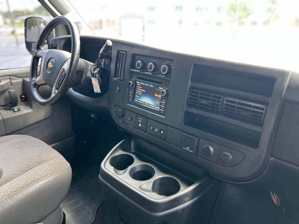 2017 Chevrolet Express Image 29