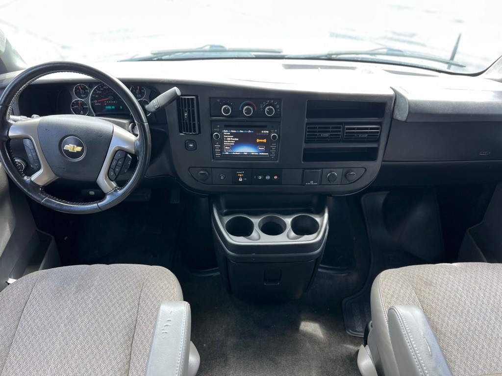 2017 Chevrolet Express Image 32