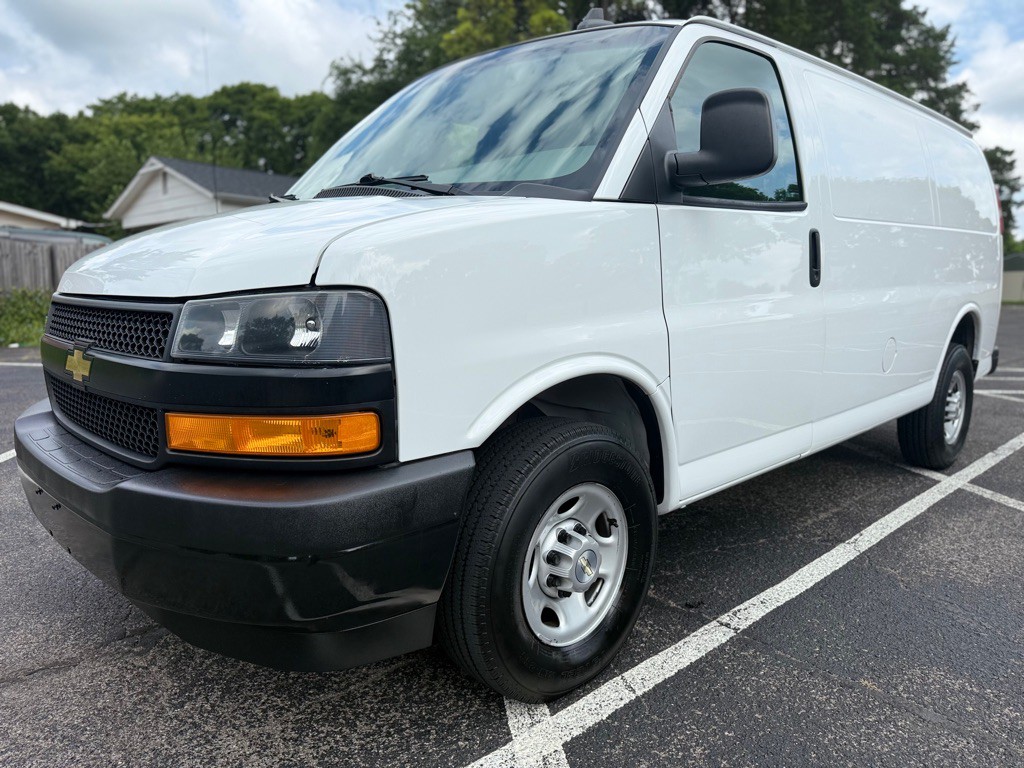 2022 Chevrolet Express Image 1