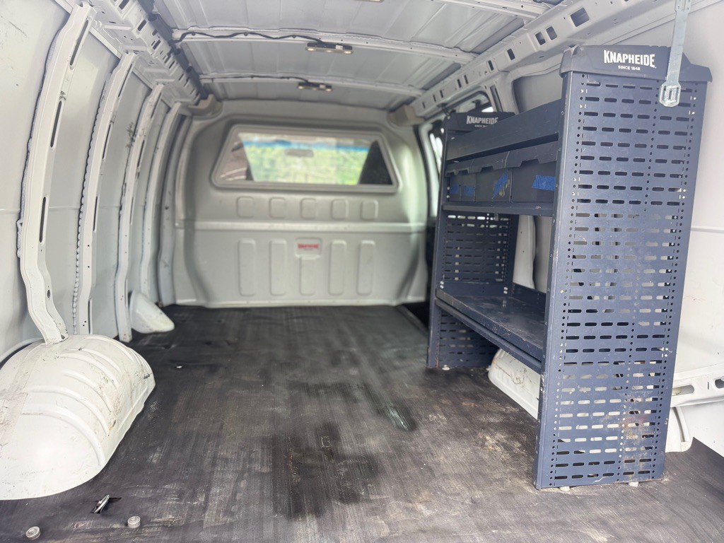 2022 Chevrolet Express Image 10
