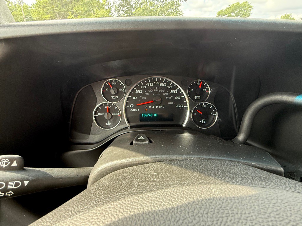 2022 Chevrolet Express Image 22