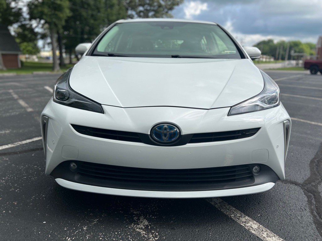 2019 Toyota Prius Image 2