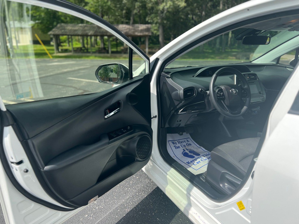 2019 Toyota Prius Image 11