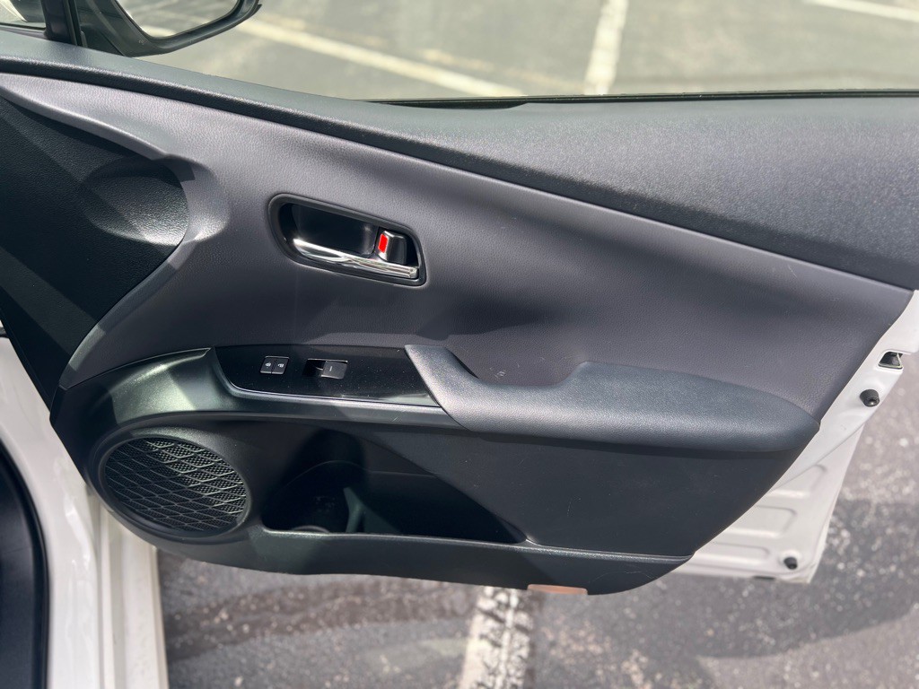 2019 Toyota Prius Image 23