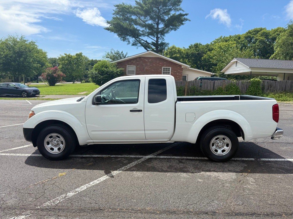 2016 Nissan Frontier Image 9