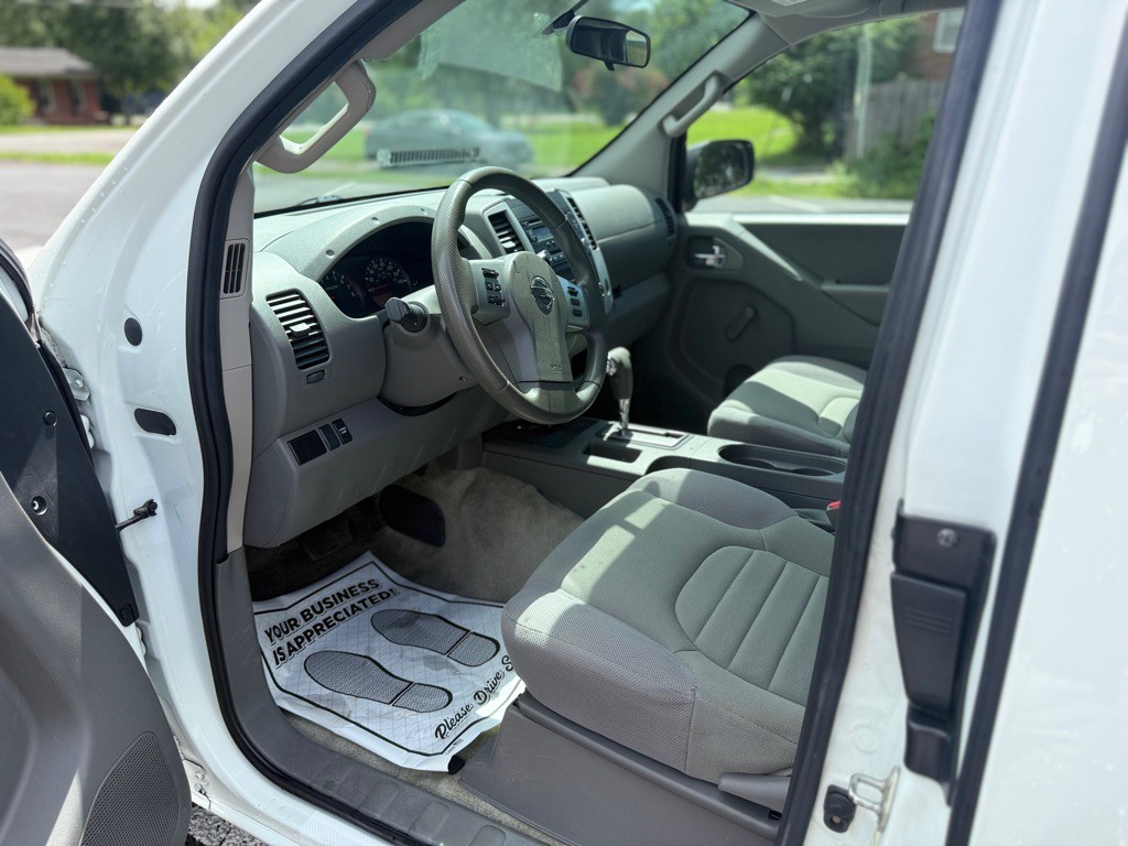 2016 Nissan Frontier Image 15